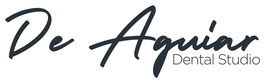 Logo De Aguiar Dental Studio